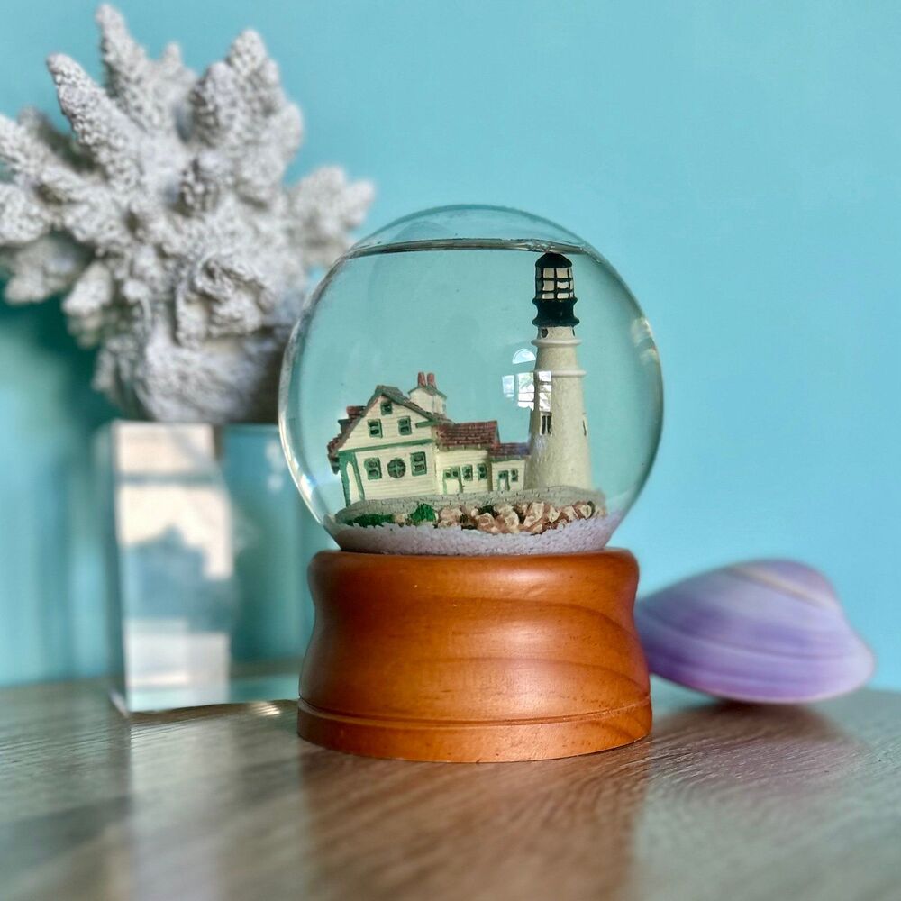 VTG L.L. Bean Midwest of Cannon Falls Nautical Lighthouse Snowglobe Art Decor